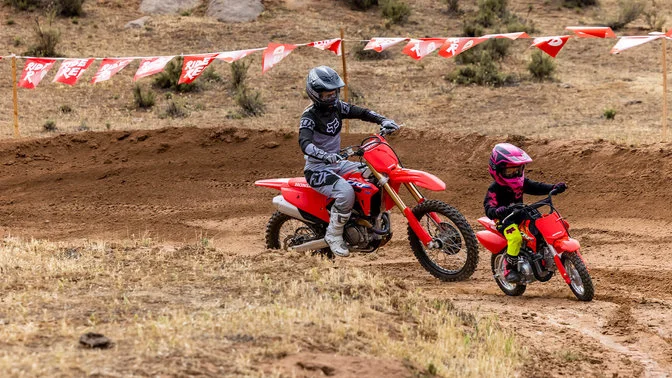 Honda CRF 50 F 2025 - Imagen 4